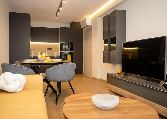 Apartment Cozy 1-bedroom With Sea View & Parking By Flat Mаnаger